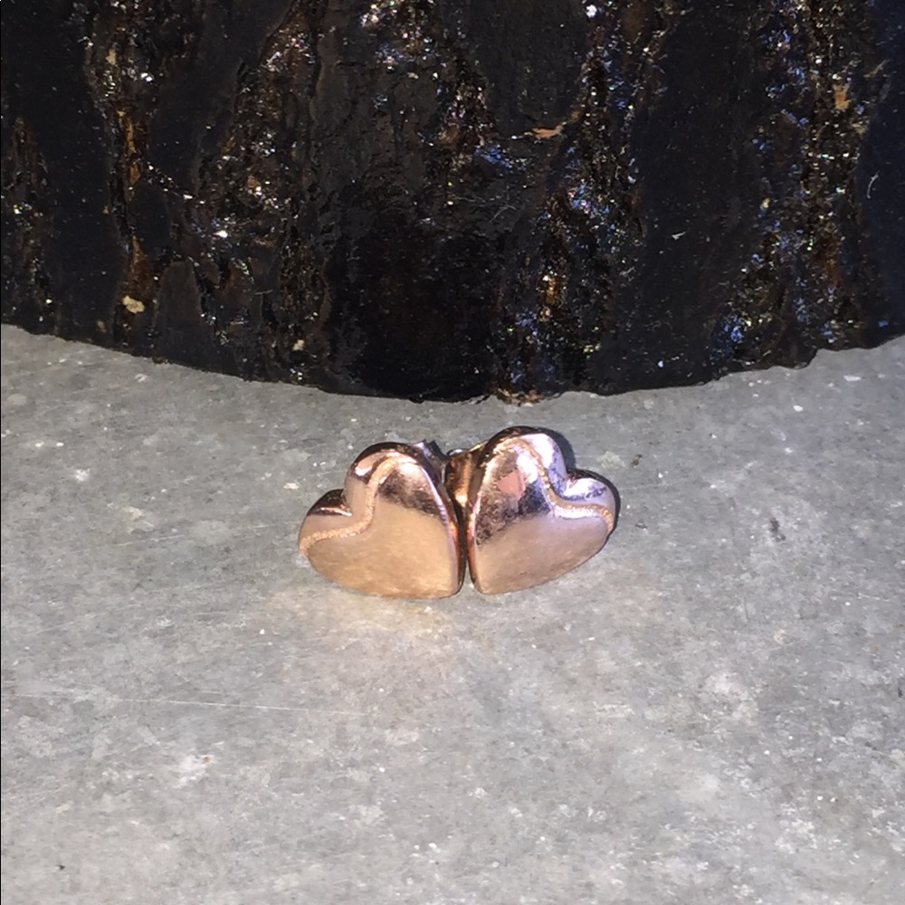 Rose gold heart earrings